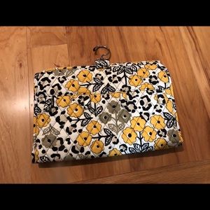 Vera Bradley Organizer “Go Wild”